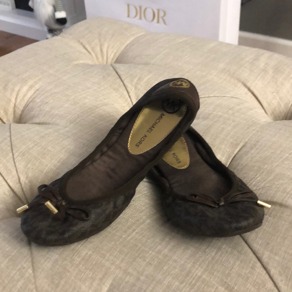 Michael Kors Elastic Flats